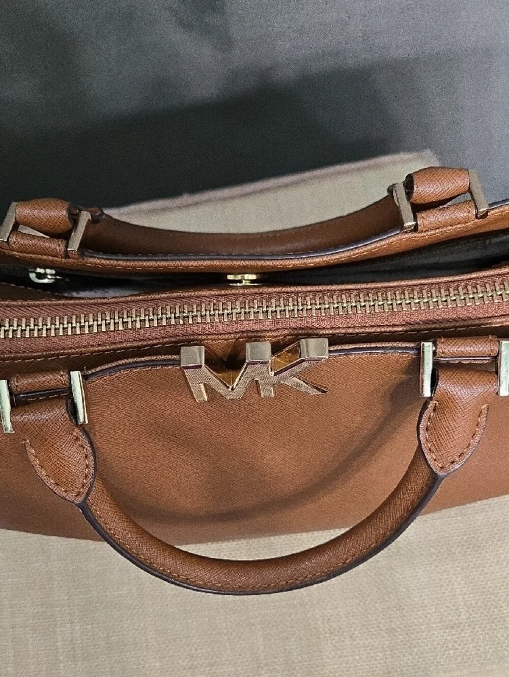 Michael Kors Set - Picture 8 of 16